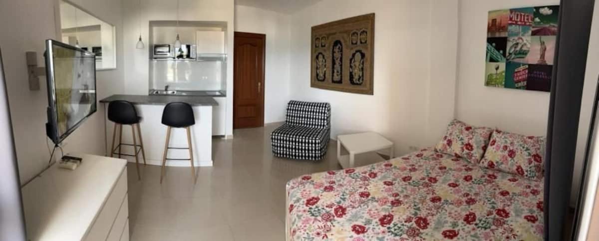 Apartment In Torremolinos Close To Beach Zewnętrze zdjęcie